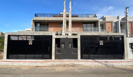 SOBRADO TRIPLEX ALTO PADRÃO EM ÓTIMA LOCALIZAÇÃO EM BALNEÁRIO PEÇARRAS-SC