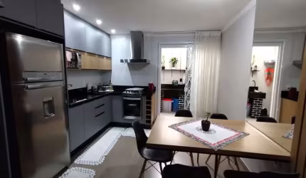 SOBRADO MOBILIADO E DECORADO EM ÓTIMA LOCALIZAÇÃO EM BALNEÁRIO PIÇARRAS-SC