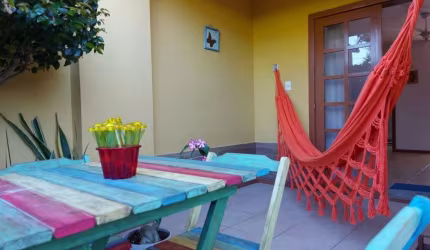Quarto e Sala Térreo, nascente e espaçoso.