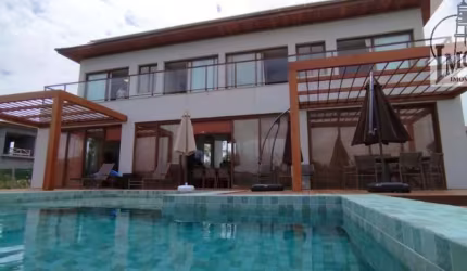 Novíssima Casa 5 suítes no Praia Bella