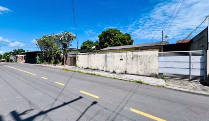 Oportunidade no Planalto: 4 Quartos e Espaço Livre para Seu Projeto Pessoal. Financia!