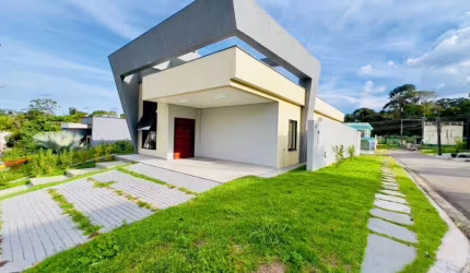 Viva com Estilo: Casa de Alto Padrão no Condomínio Quinta das Marinas. 3 quartos, financia!
