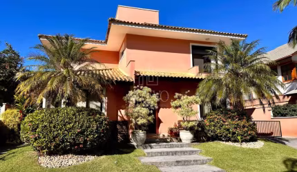 Casa aconchegante em condomínio fechado com acesso à praia