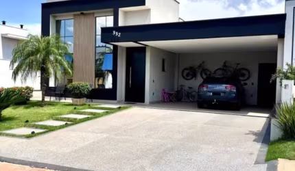 Casa em condominio fechado com.3 suítes e piscina