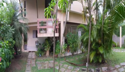Casa com 3 quartos à venda na Rua Ana C B Dias, 30, Buraquinho, Lauro de Freitas, 250 m2 por R$ 850.000