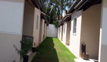 Casa em condomínio fechado com 2 quartos à venda na Rua Doutor Hélio Brito, Ipitanga, Lauro de Freitas, 61 m2 por R$ 270.000
