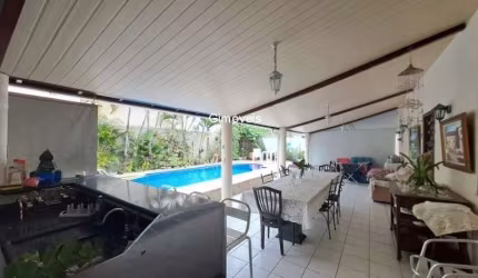Casa com 4 quartos à venda na Alameda Praia de Figuerinha, Vilas do Atlantico, Lauro de Freitas, 277 m2 por R$ 830.000