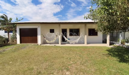 Casa com 4 quartos à venda na Rua Antonio Joaquim de Quadros, 85, Camboim, Arroio do Sal por R$ 485.000