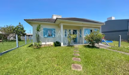 Casa com 2 quartos à venda na Rua Francisco da Silva Matos, 390, Balneário São Pedro, Arroio do Sal por R$ 365.000