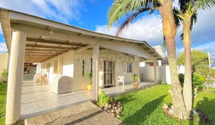 Casa com 4 quartos à venda na Rua Santo Antônio, 239, Vista Alegre, Arroio do Sal por R$ 530.000
