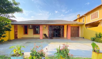 Casa com 3 quartos à venda na Rua José Weimer Viana, 105, Centro, Arroio do Sal por R$ 700.000