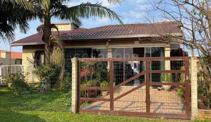 Casa com 2 quartos à venda na Rua dos Ipês, 306, Quatro Lagos, Arroio do Sal por R$ 300.000