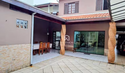 Casa com 4 dormitórios sendo 2 suítes à venda, 255m² por R$ 850.000,00 - Residencial São Paulo - Jacareí/SP