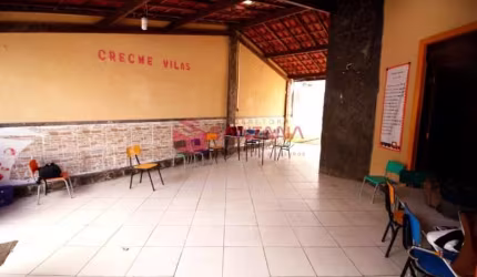 Casa à venda com 6/4 em Vilas do Atlântico