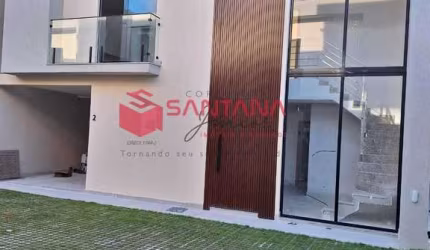 Casa com 4/4 com área gourmet em Buraquinho