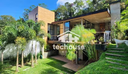 Casa em Condomínio de Alto Padrão – Parque do Imbuí, Teresópolis – Lazer completo – 3 Quartos