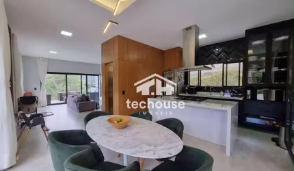 Casa em condomínio com lazer completo, Parque do Imbuí, teresópolis, 3 suítes, 280 m².