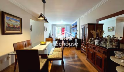 Apartamento Espaçoso com 107 m² na Várzea - Oportunidade em Teresópolis, repleto de armários planejados e com lazer completo.