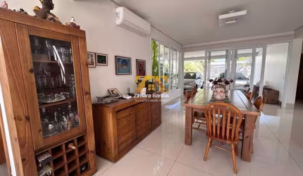 Sobrado Alto Padrão, com 3 suítes, 280 m² - 303 sul (Arso 31) - Palmas/TO