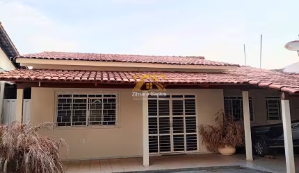 Casa 3/4, sendo 1 suíte, 110 m² - 806 sul (ACSU SO 140) - Palmas/TO