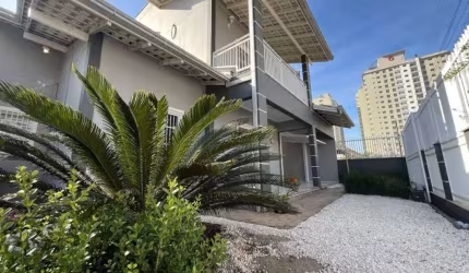 Lindo Sobrado com Piscina