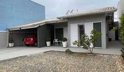 Casa semimobiliada com 3 dormitórios