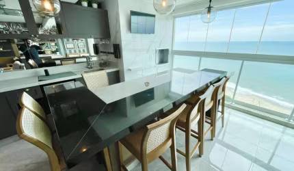 Apartamento Frente Mar - Andar Alto com 03 suítes