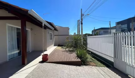 Linda Casa com Piscina