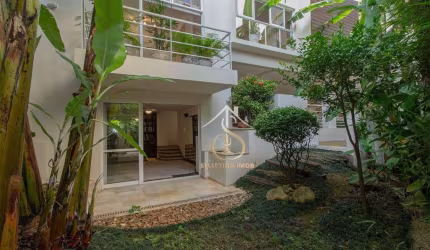 Excelente casa em condomínio muito bem localizado com muita privacidade, segurança, dentro de rua sem saída com portão. A poucos minutos do comércio c