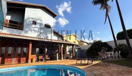 Maravilhosa casa em condomínio: 4 quartos, 3 suítes, 2 salas, 6 banheiros, 4 vagas na Barão do Café, Campinas-SP. 356m².