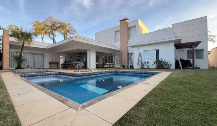 Casa térrea de luxo com 4 quartos, 4 suítes e 6 vagas no Loteamento Residencial Barão do Café - Campinas-SP