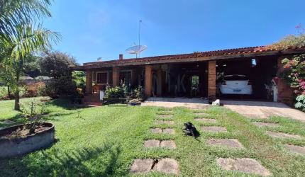 Imperdível! Chácara em condomínio à venda em Campinas-SP, Village Campinas, 2 quartos, 1 suíte, 2 salas, 3 banheiros, 6 vagas, 234m².