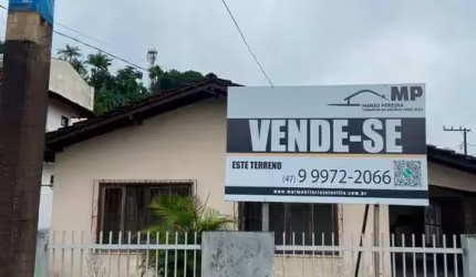 Casa para Venda em Joinville, Floresta, 3 dormitórios, 2 banheiros, 2 vagas