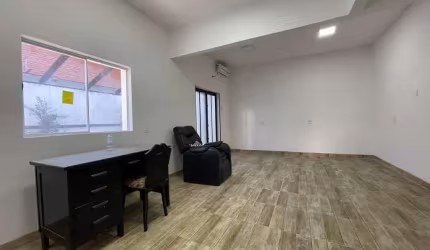Comercial para Locação em Joinville, Anita Garibaldi, 1 banheiro