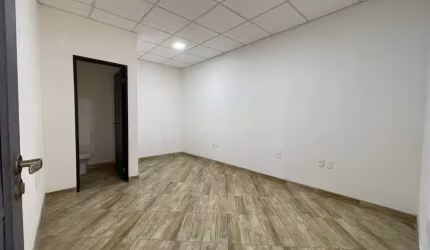 Comercial para Locação em Joinville, Anita Garibaldi, 1 banheiro