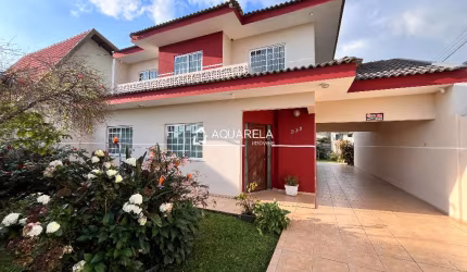Lindo Sobrado com Amplo  Terreno na Fanny !