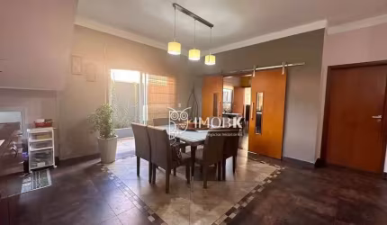 Linda casa no condomínio Bosque dos Jatobás