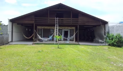 Casa à venda no bairro Brejatuba - Guaratuba/PR