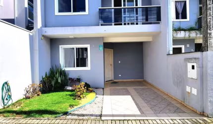 Sobrado em Condomínio em Uberaba, Curitiba/PR