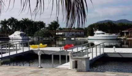 Casa com 4 dormitórios à venda, 600 m² por R$ 7.000.000,00 - Marinas - Guarujá/SP