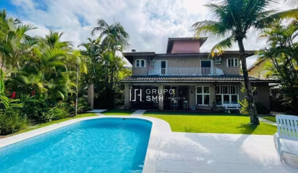Casa a venda em condomínio