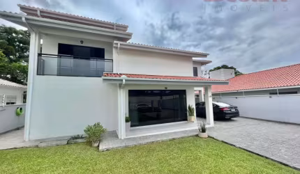 Casa no Bairro Centro  -  Biguaçu