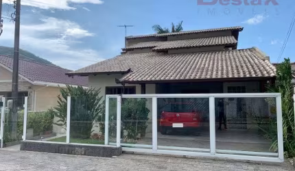 Casa no Bairro Universitário  -  Biguaçu