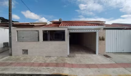 Casa em Fundos - Biguaçu, SC