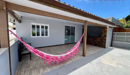 Casa no Morro da Bina  -  Biguaçu