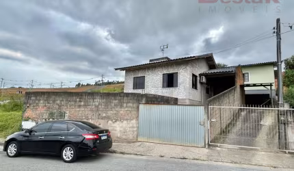 Casa no Bairro Fundos  -  Biguaçu