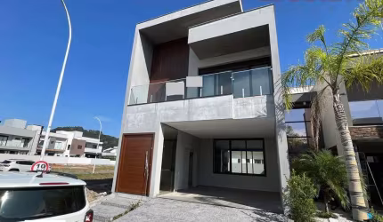 Casa no Bairro Deltaville  -  Biguaçu