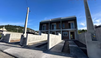 Sobrado no Bairro Areias  -  São José