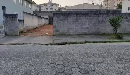 Terreno no Bairro Areias  -  São José