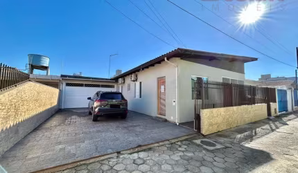 Casa em Centro  -  Biguaçu